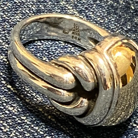 Retired large knot dome ring gold and silver
Sz 7. Has a good stamp - Picture 3 of 8